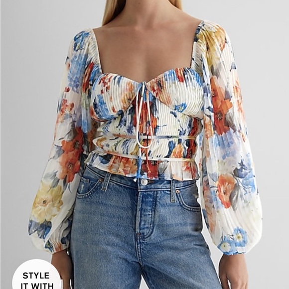 Floral Pleated Long Sleeve Top - Picture 6 of 6